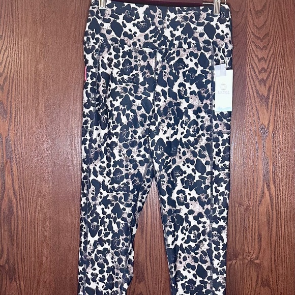 NWT - Balance Collection Leggings - Cheetah - Picture 1 of 4